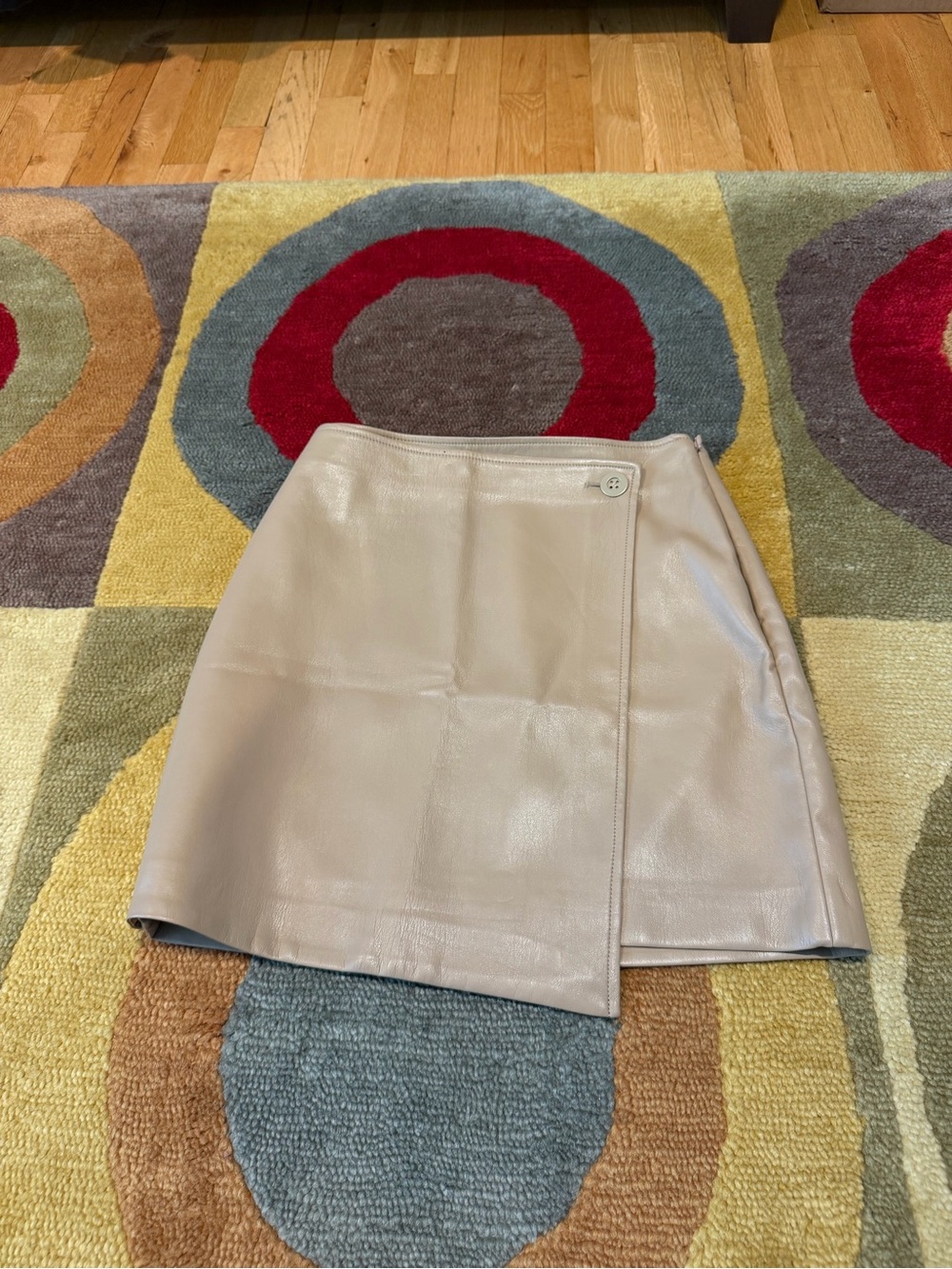 NWOT Aritzia Babaton Vicinity Skirt Vegan Leather Mini Wrap Skirt Light Taupe 4